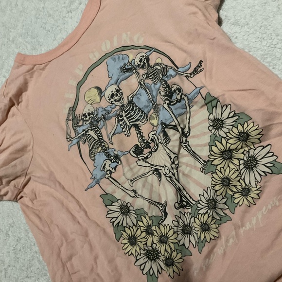 Zoe+Liv, coral-colored graphic tee. - Picture 3 of 3